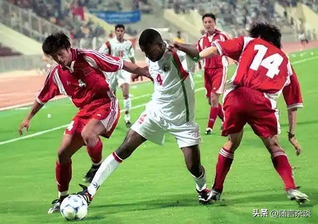 阿曼大破泰国，卡塔尔险胜哈萨克斯坦挺进淘汰赛的简单介绍