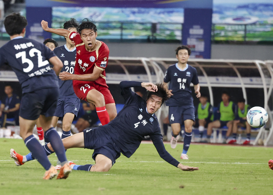 足球赛场再掀热潮,全球球迷热情期待 足球赛场再掀热潮,全球球迷热情期待