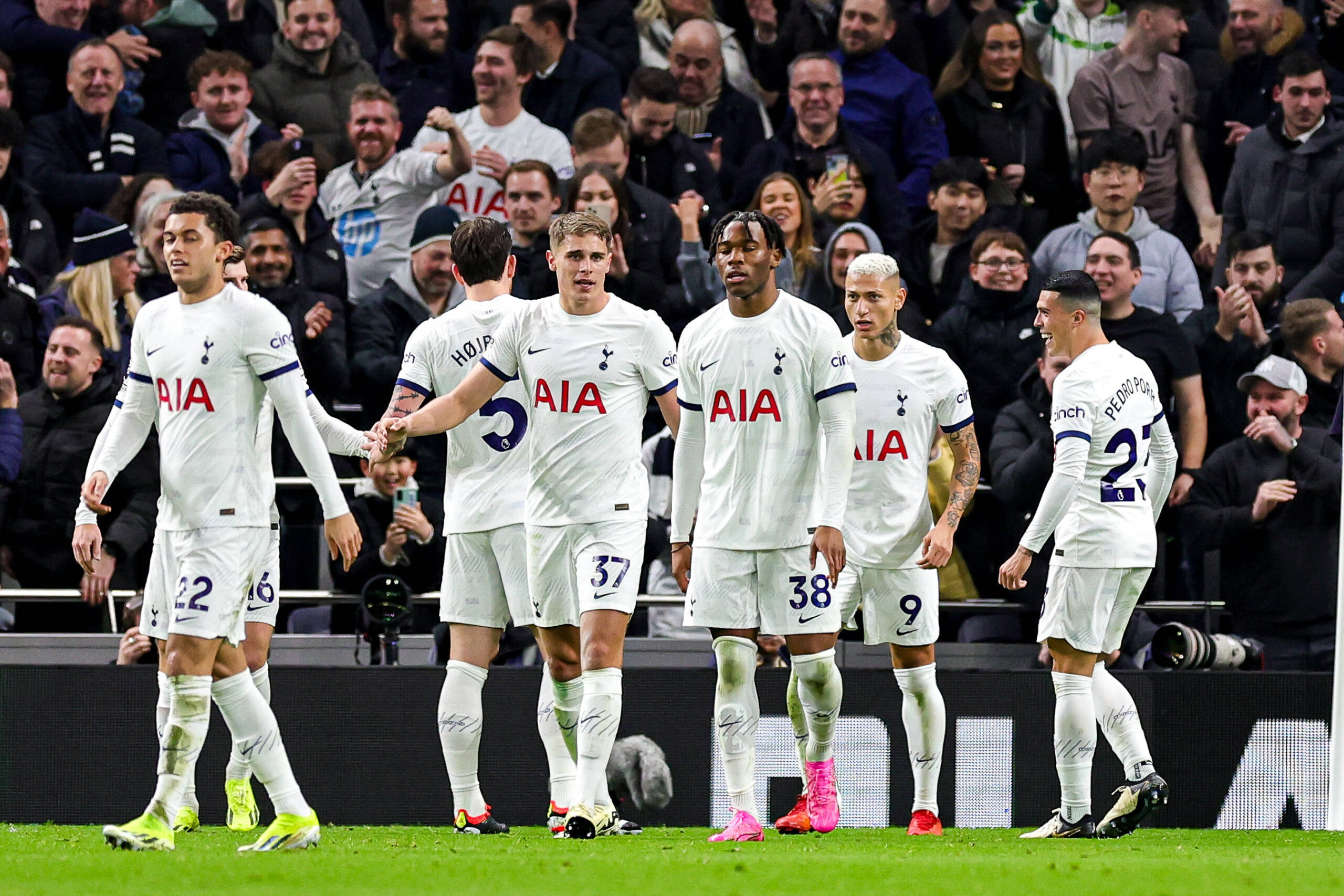 星空体育娱乐-德甲劲旅逆转战胜法甲球队，成功挺进淘汰赛