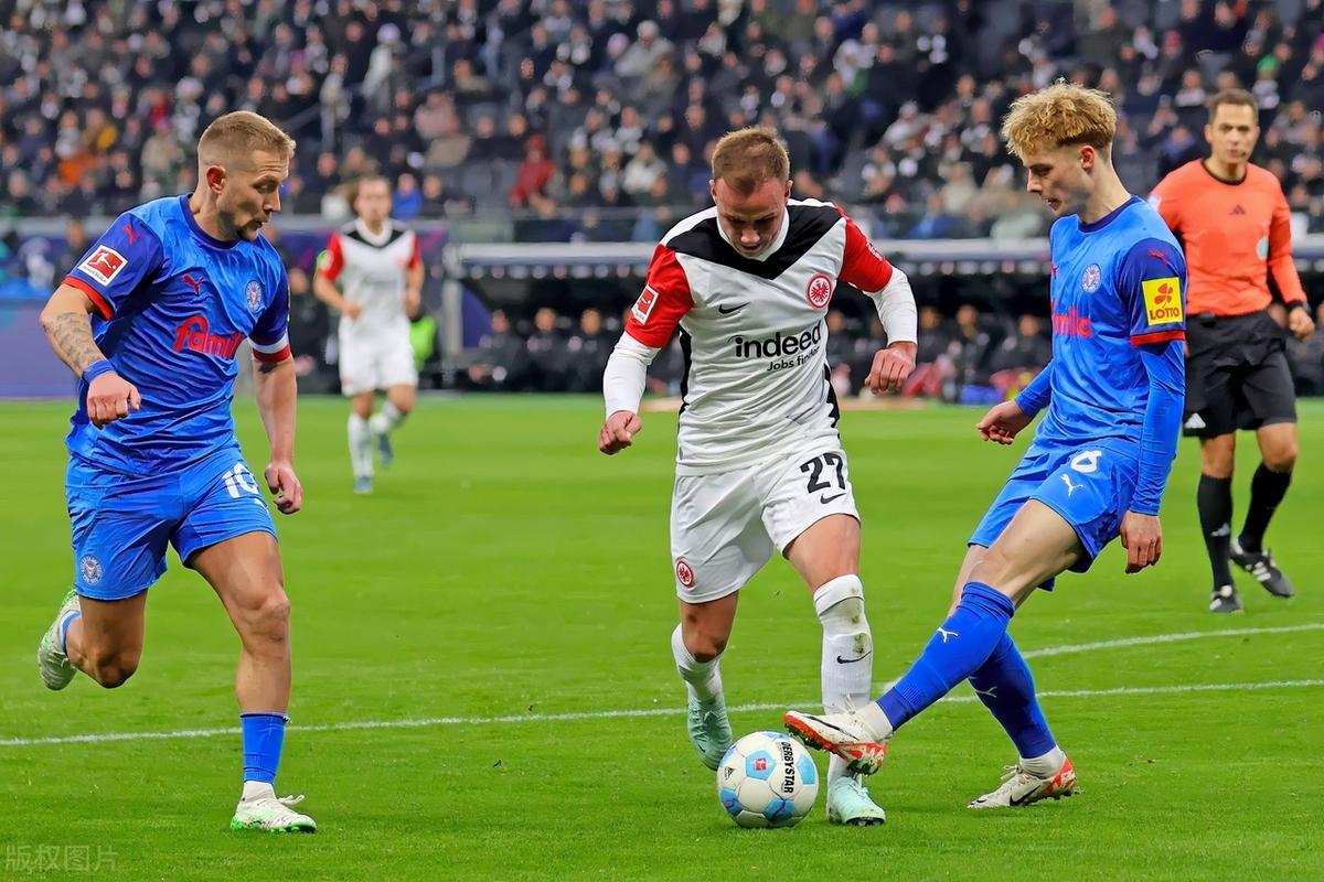 德甲劲旅逆转战胜法甲球队,成功挺进淘汰赛 德甲劲旅逆转战胜法甲球队,成功挺进淘汰赛