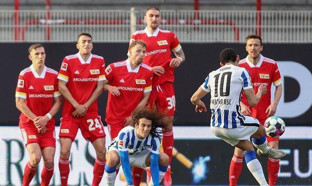 星空体育官方登录入口-奥格斯堡主场胜出，德甲积分榜略有上升