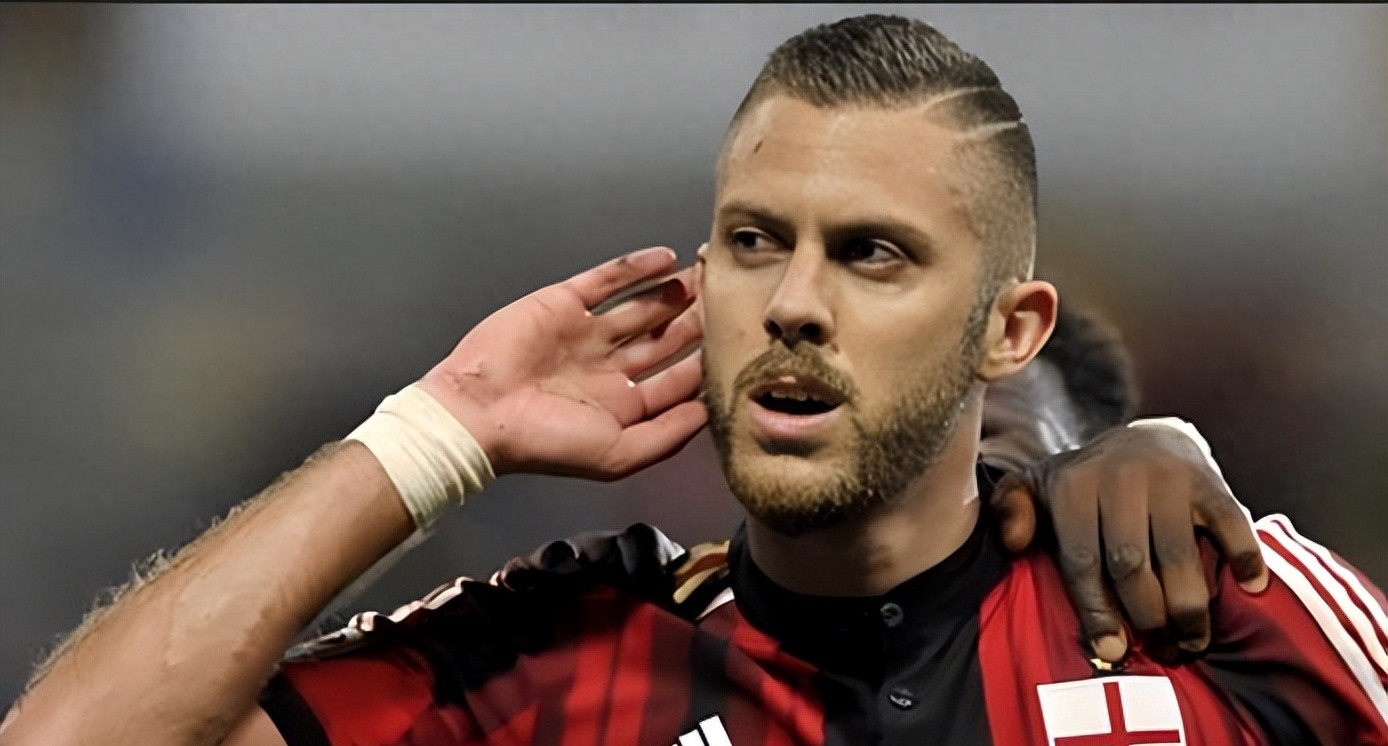 AC米兰签约一位年轻有潜力的前锋 AC米兰签约一位年轻有潜力的前锋