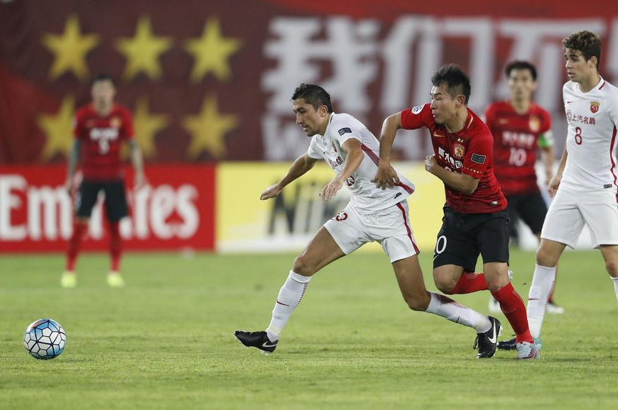 上港主场战平恒大,积分稍有上升 上港主场战平恒大,积分稍有上升