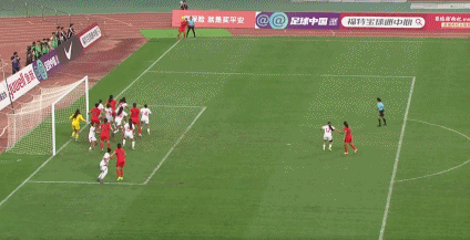 女足比赛中出现神奇一幕,让人记忆深刻! 女足比赛中出现神奇一幕,让人记忆深刻!