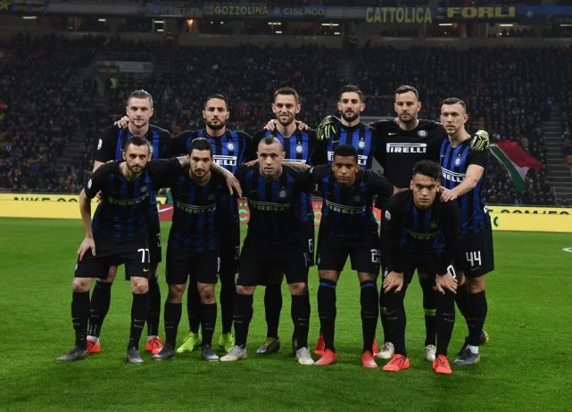 星空体育官方入口-尤文图斯同意与AC米兰交换球员，引发球迷热议的简单介绍