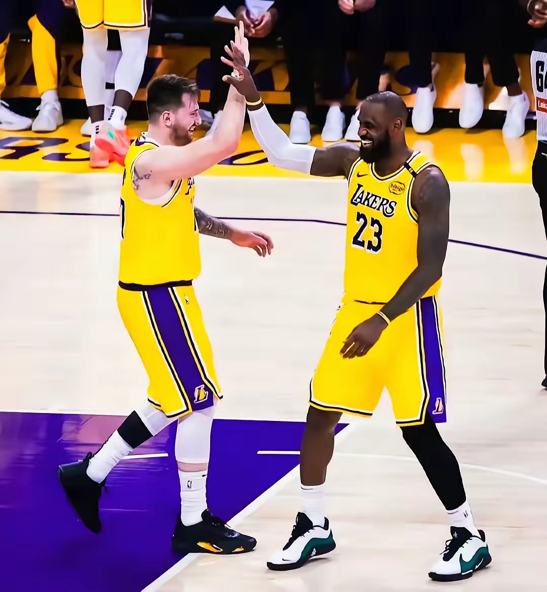 包含雄鹿大将狂砍50分,带队击败黄蜂的词条 包含雄鹿大将狂砍50分,带队击败黄蜂的词条