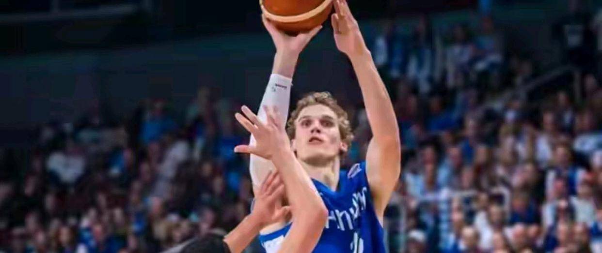 星空体育app下载-雄鹿主场力克爵士，字母哥砍下40分的简单介绍