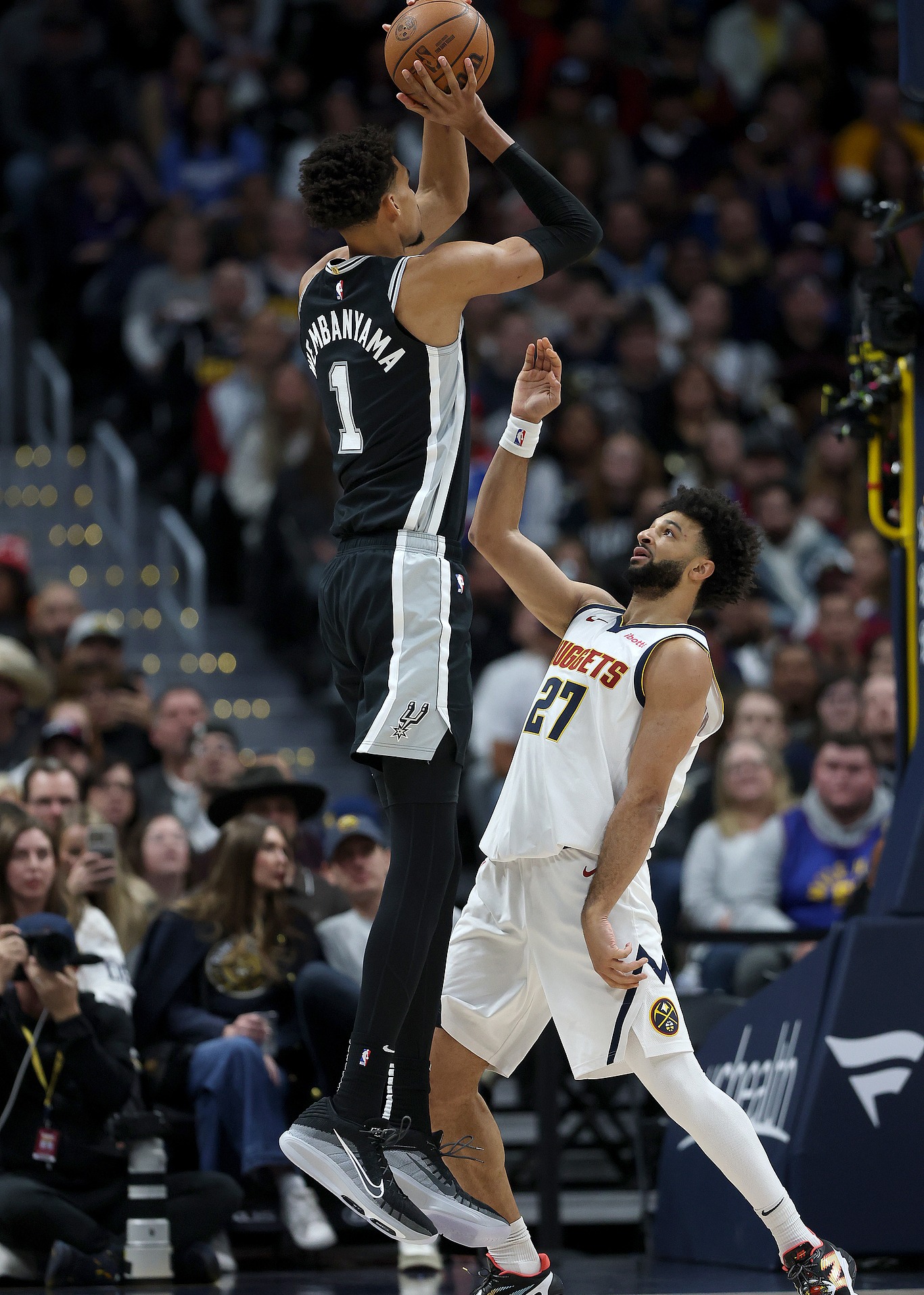 星空体育vip注册-马刺外线防守坚韧：在主场扼杀对手希望