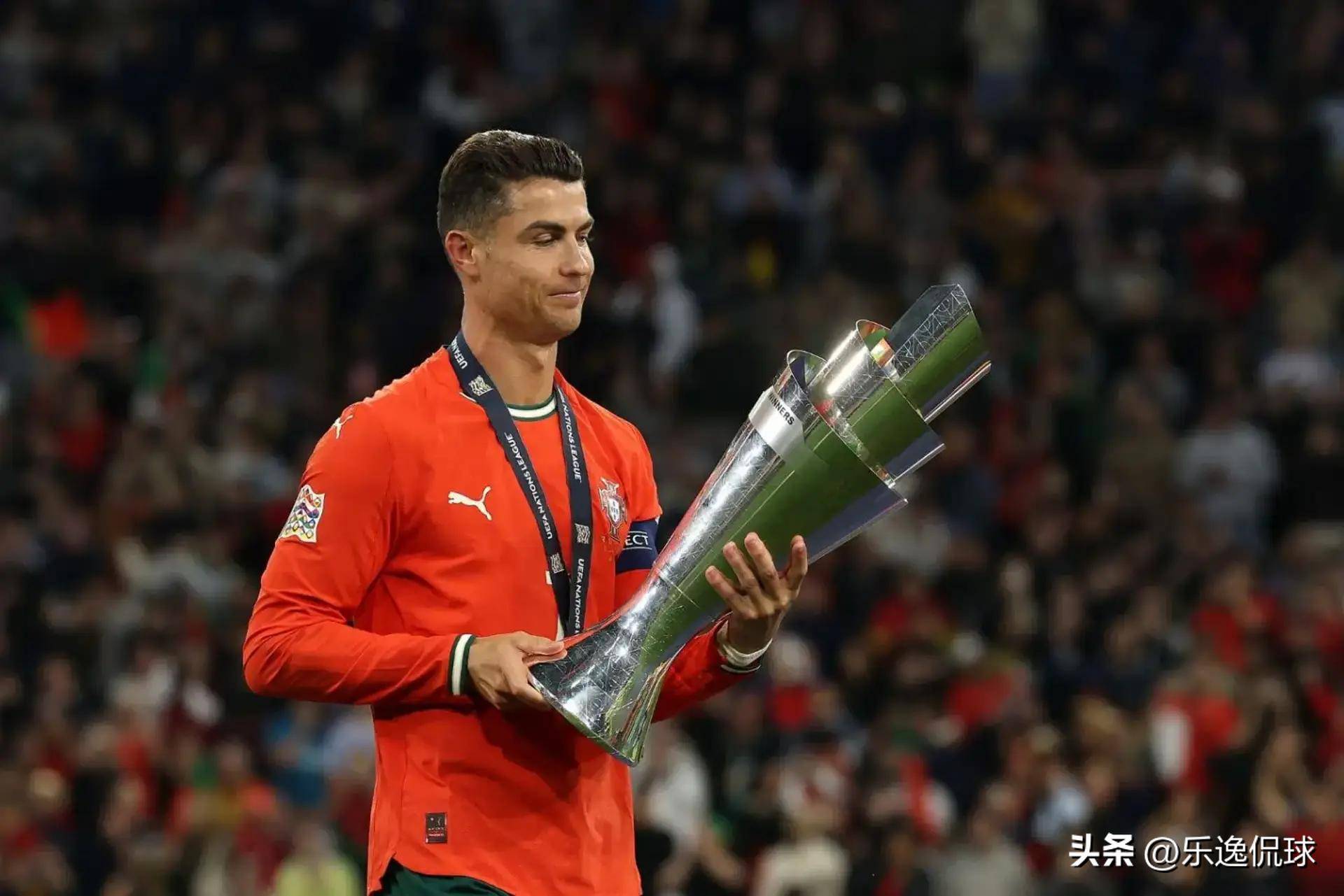 星空体育官方入口-包含激烈角逐中闪耀明星球员，表现获赞的词条